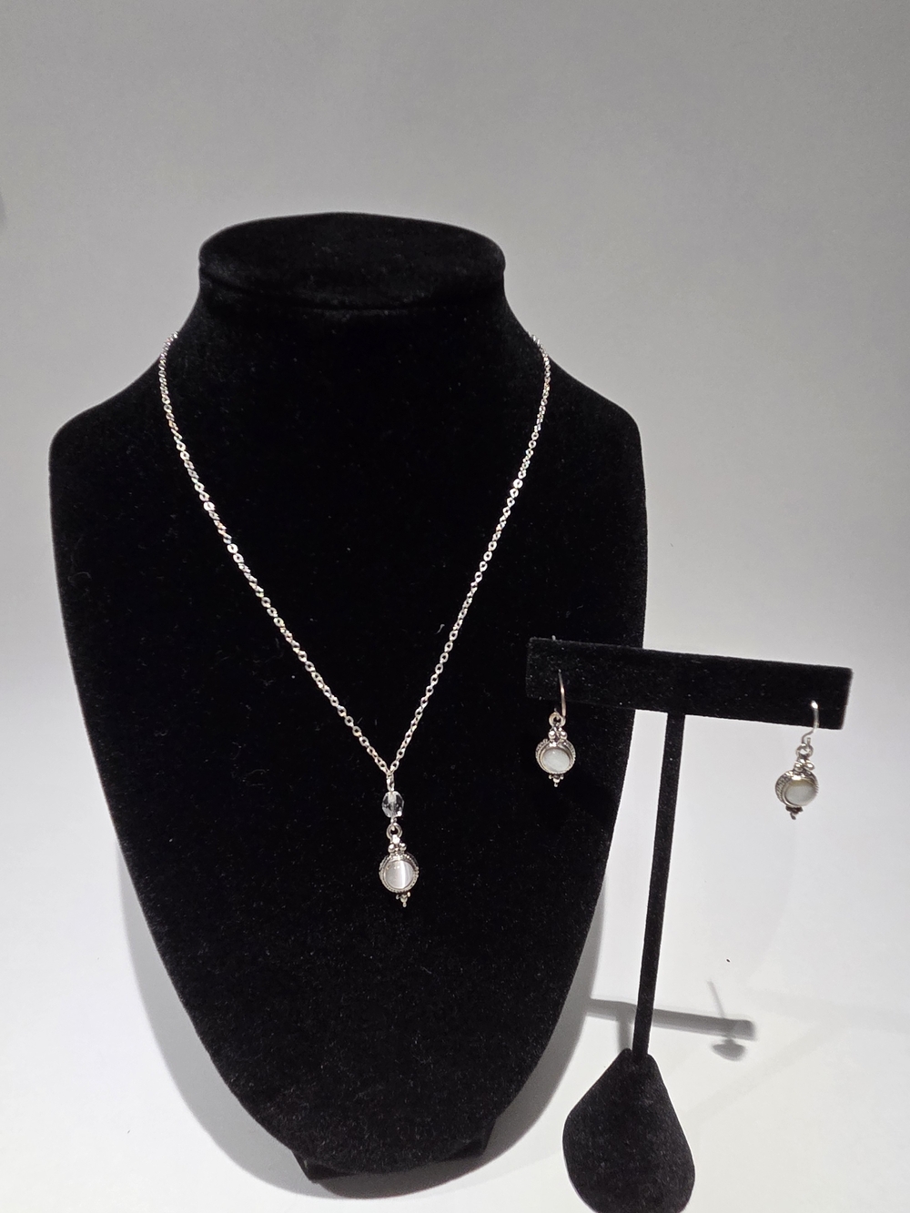 Silver-tone Pendant Necklace and Earrings Set With Moonstone